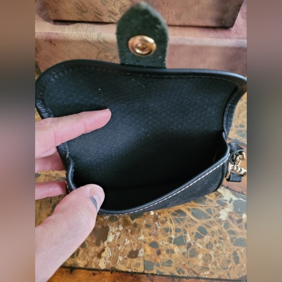 Dooney and Bourke Black pouch - Picture 5 of 5